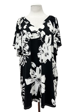 100 PSS {Peaceful Feeling} Black White Big Flower V-Neck Top EXTENDED PLUS SIZE 4X 5X 6X