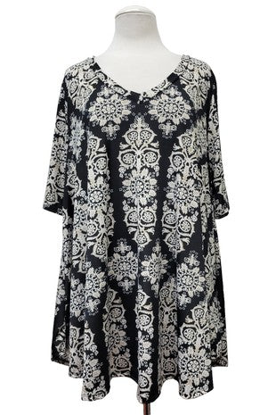 100 PSS {Class It Up} Black White Medallion Print V-Neck Top EXTENDED PLUS SIZE 3X 4X 5X
