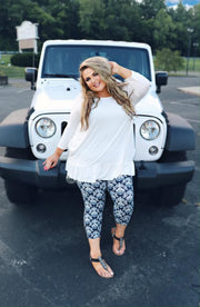 LEG-81 Blue & White Damask Print Leggings PLUS SIZE