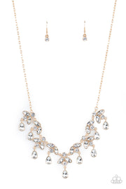 PAPARAZZI (9) {Vintage Royale} Necklace & Earrings