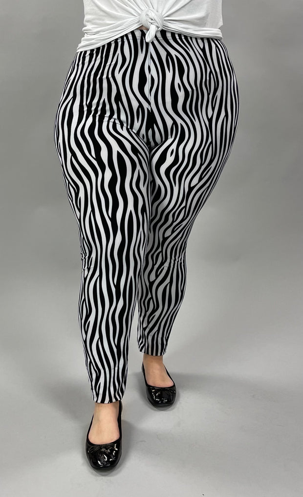 LEG-48 {3D Thoughts} Black & White Leggings EXTENDED PLUS SIZE 3X/5X