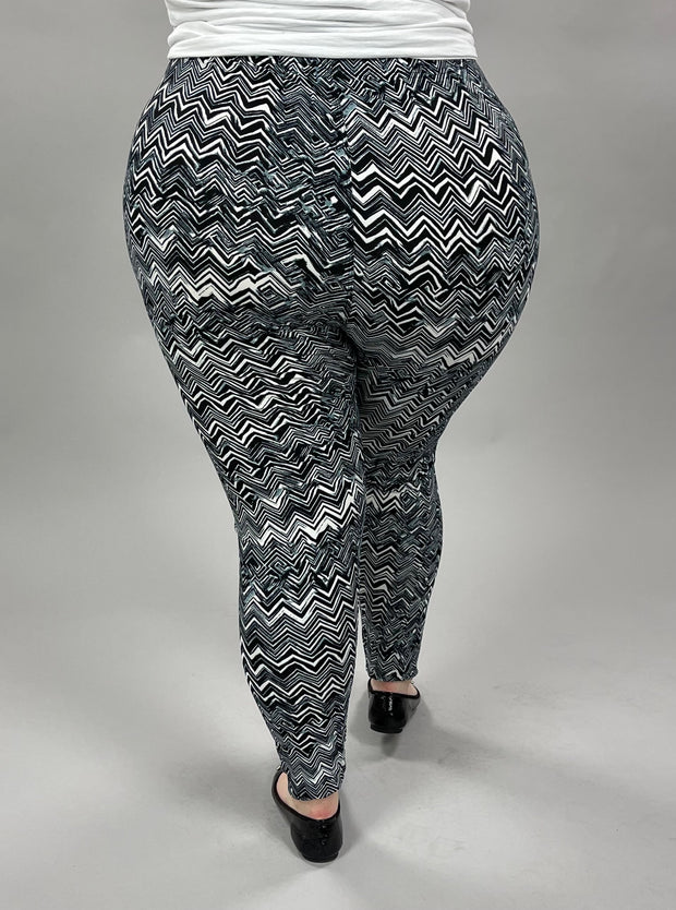 LEG-38 {Zigzagging Away} Black Zigzag Print Leggings  EXTENDED PLUS SIZE 3X/5X